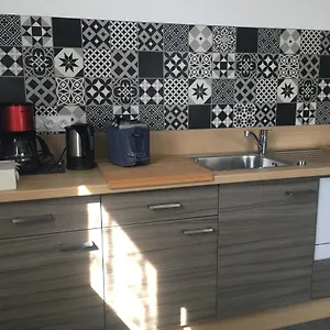 https://appartement-t2-independant-dans-maison.hotels-rhonealpes.com